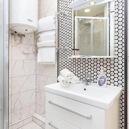Apartment Prospekt Nezavisimosti 52 *